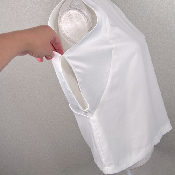 Zara Basic White Cold Shoulder Flowy Top Size Small - Picture 4 of 7